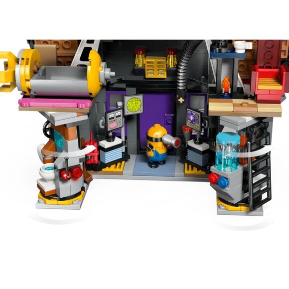 Lego 75583 Minions and Gru's Family Mansion NIB New in Hand - Picture 14 of 16